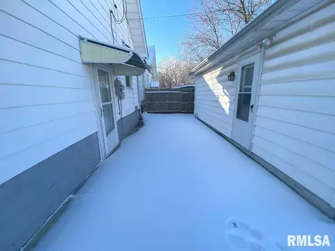 2501 S 6th St, Springfield, IL 62703 photo 4