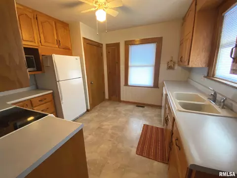 2501 S 6th St, Springfield, IL 62703 photo 6
