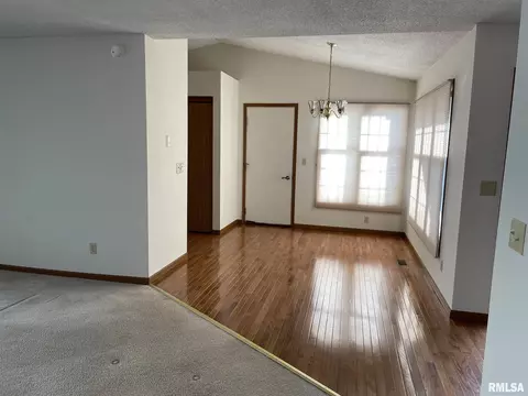 84 Amherst Dr, Springfield, IL 62702 photo 12