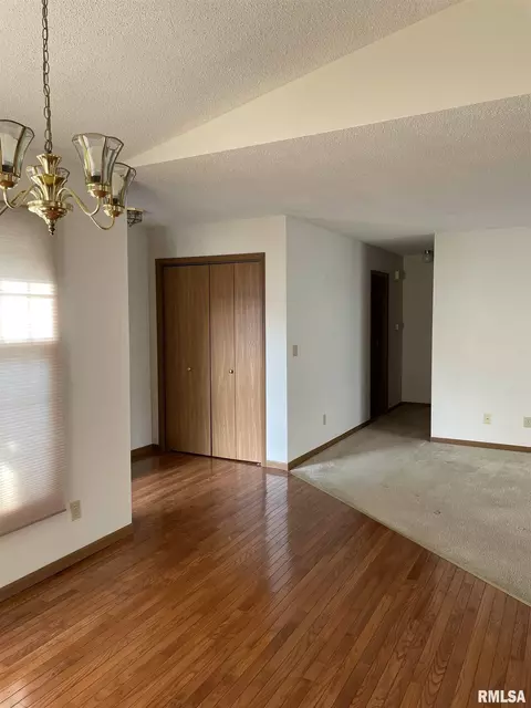 84 Amherst Dr, Springfield, IL 62702 photo 22
