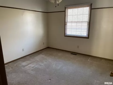 84 Amherst Dr, Springfield, IL 62702 photo 17