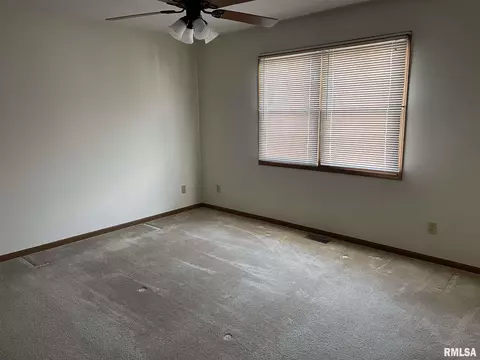 84 Amherst Dr, Springfield, IL 62702 photo 18