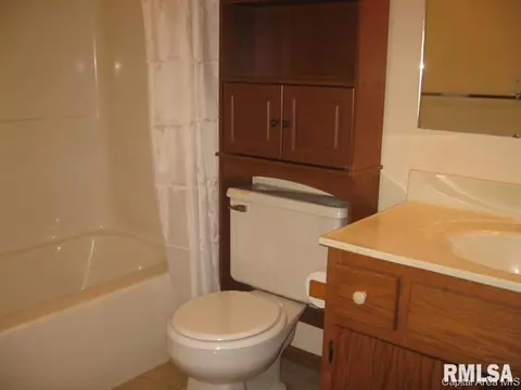 84 Amherst Dr, Springfield, IL 62702 photo 5