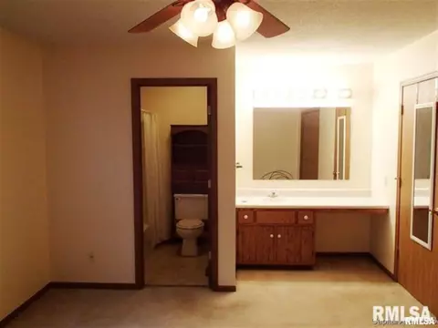 84 Amherst Dr, Springfield, IL 62702 photo 6