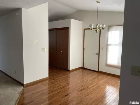 84 Amherst Dr, Springfield, IL 62702 photo 7