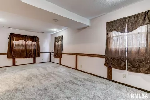 2829 E Black Ave, Springfield, IL 62702 photo 16