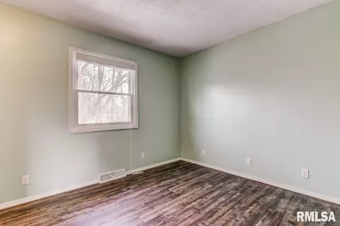 2829 E Black Ave, Springfield, IL 62702 photo 18
