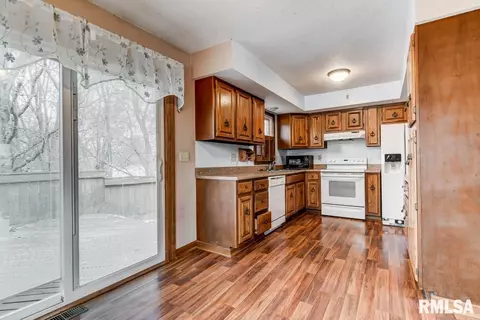 2829 E Black Ave, Springfield, IL 62702 photo 8