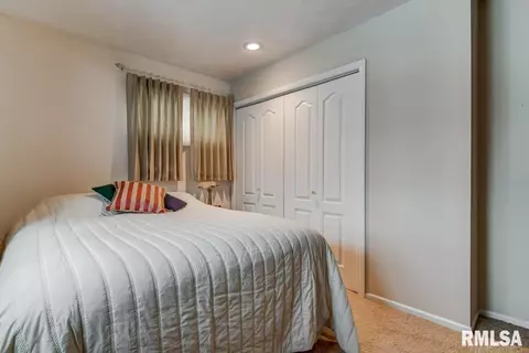 69 Columbine Ln, Springfield, IL 62707 photo 4