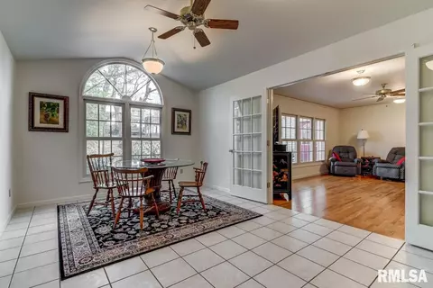 1829 Outer Park Dr, Springfield, IL 62704 photo 20