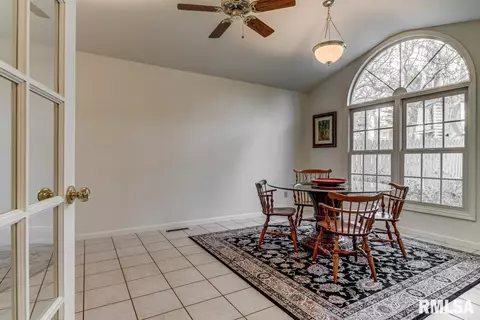 1829 Outer Park Dr, Springfield, IL 62704 photo 22