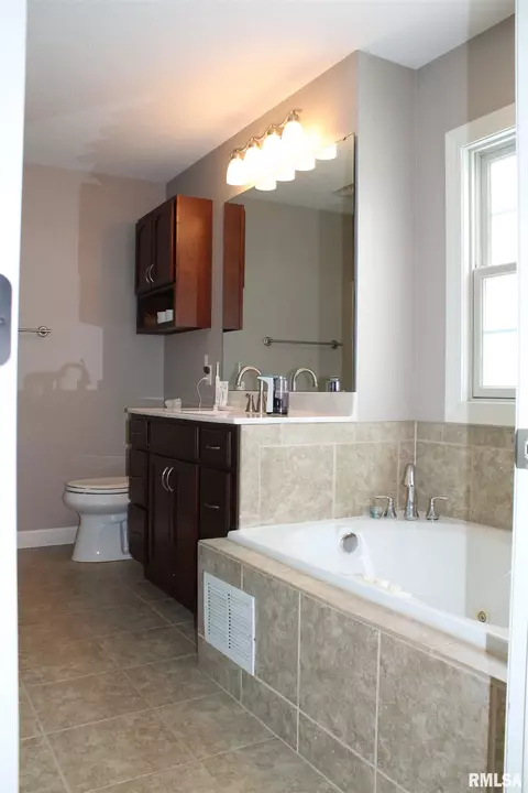 302 Eagle Ridge Dr, Chatham, IL 62629 photo 19