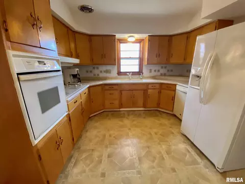 66 Rosaria Dr, Springfield, IL 62702 photo 9