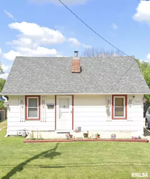 3237 S Douglas Ave, Springfield, IL 62704 photo 1