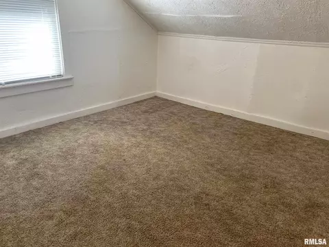 3237 S Douglas Ave, Springfield, IL 62704 photo 7