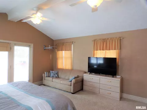 113 W B St, Alpha, IL 61413 photo 22