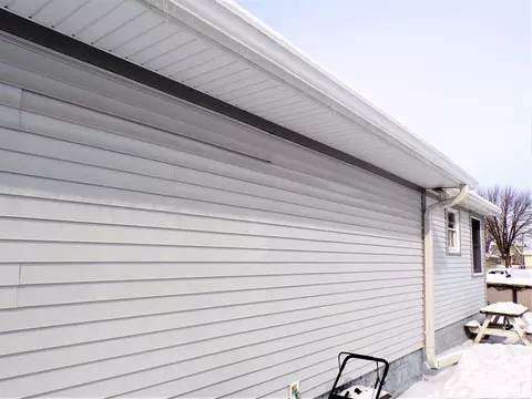 113 W B St, Alpha, IL 61413 photo 4