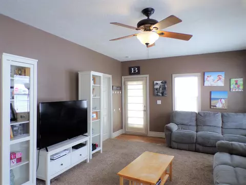 113 W B St, Alpha, IL 61413 photo 8