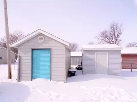 113 W B St, Alpha, IL 61413 photo 7