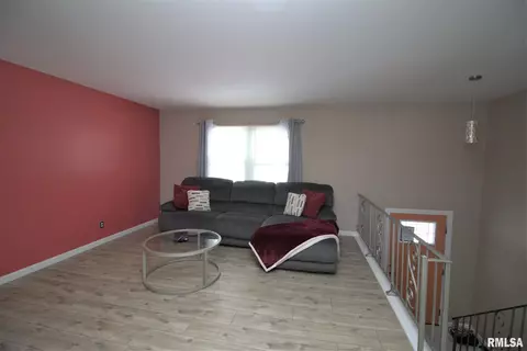 17 Coachlight Ct, Springfield, IL 62703 photo 2