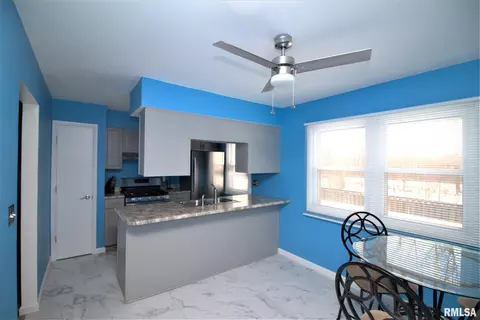 17 Coachlight Ct, Springfield, IL 62703 photo 10
