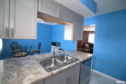 17 Coachlight Ct, Springfield, IL 62703 photo 8