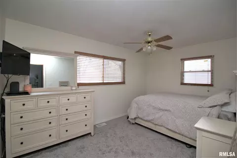 3220 Normandy Rd, Springfield, IL 62703 photo 9