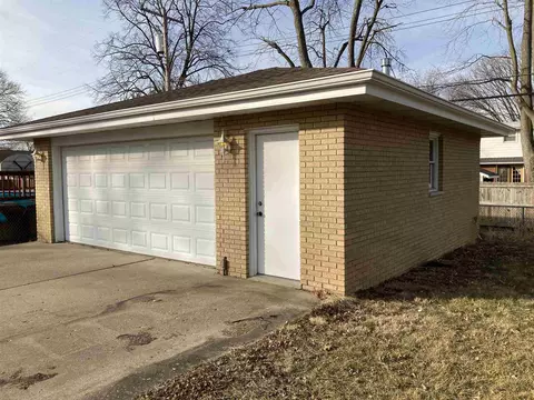 2317 Sangamon Ave, Springfield, IL 62702 photo 3