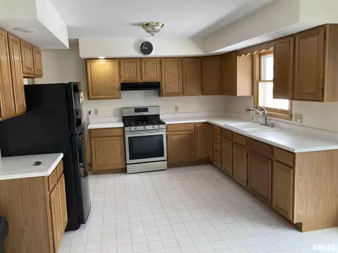 2317 Sangamon Ave, Springfield, IL 62702 photo 8