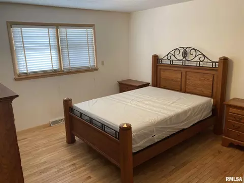 2317 Sangamon Ave, Springfield, IL 62702 photo 11
