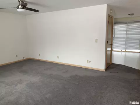 2317 Sangamon Ave, Springfield, IL 62702 photo 6