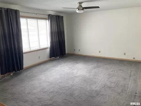 2317 Sangamon Ave, Springfield, IL 62702 photo 4