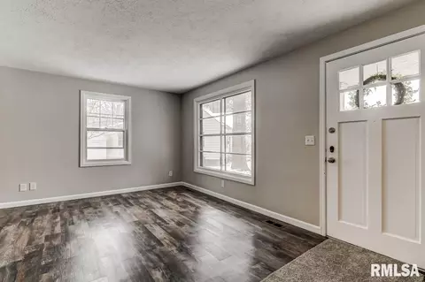 2049 Buchanan St, Springfield, IL 62703 photo 3