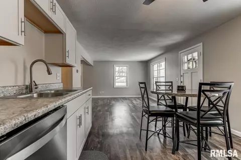 2049 Buchanan St, Springfield, IL 62703 photo 9