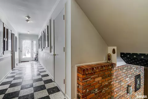 224 E Hazel Dell Ln, Springfield, IL 62712 photo 8