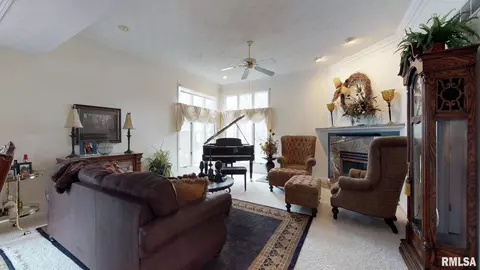 2559 Chapel Hill Rd, Springfield, IL 62702 photo 5