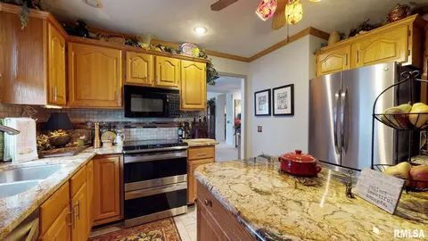 2559 Chapel Hill Rd, Springfield, IL 62702 photo 17
