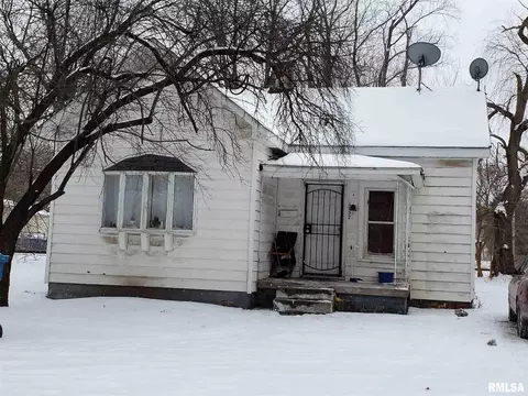 1132 Reservoir St, Springfield, IL 62702 photo 1