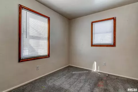16 Hedge Dr, Springfield, IL 62702 photo 11
