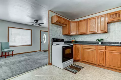 16 Hedge Dr, Springfield, IL 62702 photo 6
