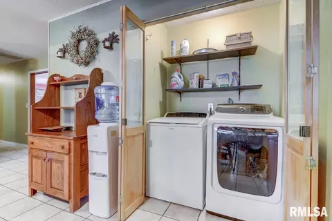 625 E Walnut St, Chatham, IL 62629 photo 25