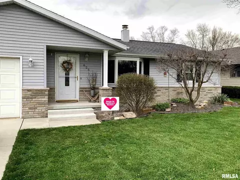 625 E Walnut St, Chatham, IL 62629 photo 3