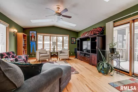 625 E Walnut St, Chatham, IL 62629 photo 15