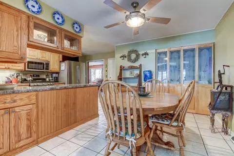 625 E Walnut St, Chatham, IL 62629 photo 11