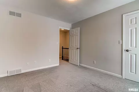 1601 Hunter Ridge Dr, Springfield, IL 62704 photo 32