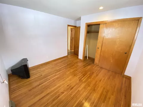 1006 E Crosby St, Elkhart, IL 62634 photo 10