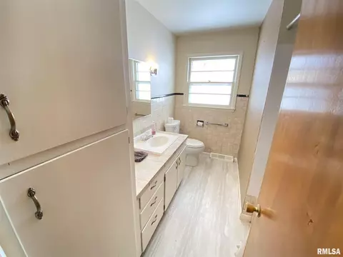 1006 E Crosby St, Elkhart, IL 62634 photo 11