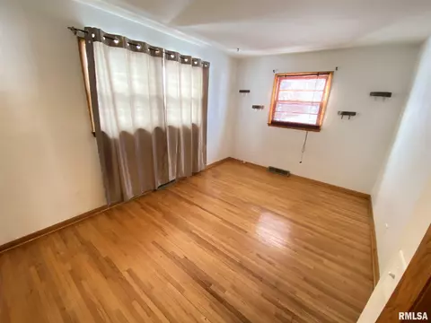 1006 E Crosby St, Elkhart, IL 62634 photo 13