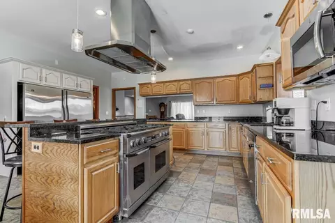 3675 Spaulding Orchard Rd, Springfield, IL 62711 photo 9