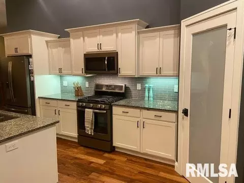 471 Brahler Ln, Springfield, IL 62711 photo 8